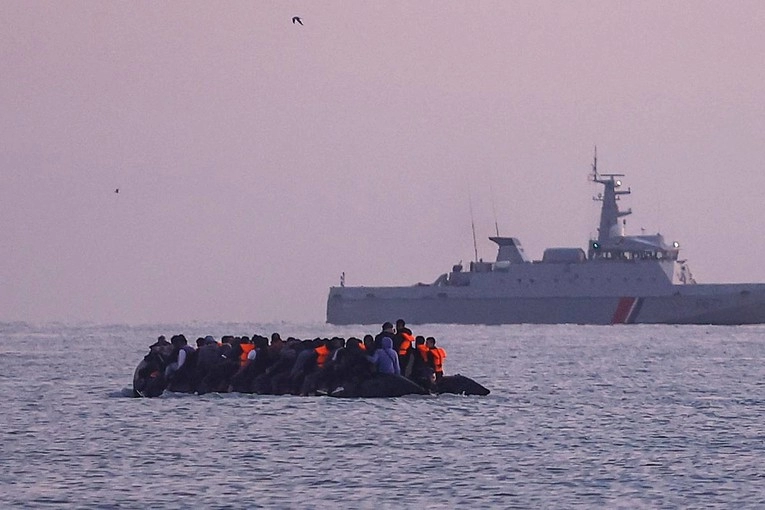 Gotovo 500 migranata stiglo u Britaniju u jednom danu